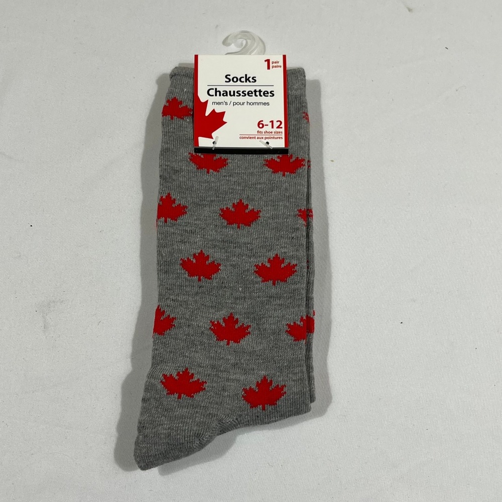 Greenbrier International Canada Crew Socks Mens 6-12 Grey Red Maple Leaf Pattern